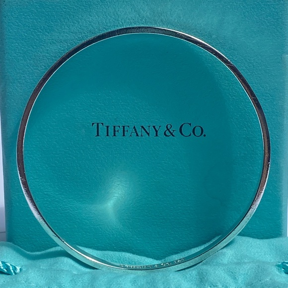 AUTH Rare Retired Tiffany & Co. “I Love You” notes bangle bracelet 🎶✨ - Picture 11 of 15